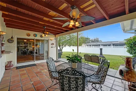 1811 NW 106th Terrace Pembroke Pines FL 33026