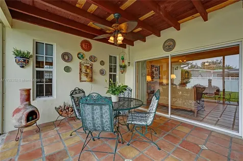 1811 NW 106th Terrace Pembroke Pines FL 33026