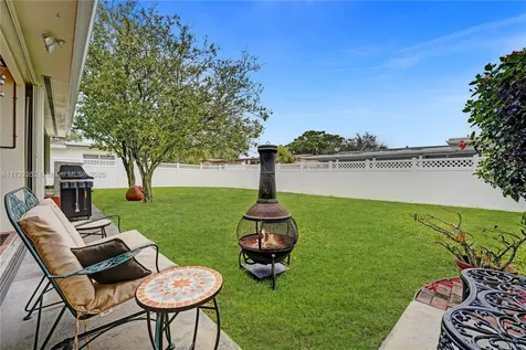 1811 NW 106th Terrace Pembroke Pines FL 33026