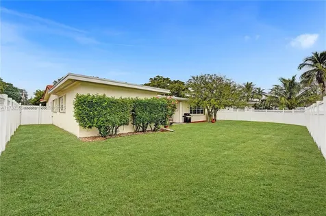 1811 NW 106th Terrace Pembroke Pines FL 33026
