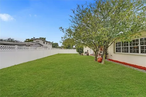 1811 NW 106th Terrace Pembroke Pines FL 33026