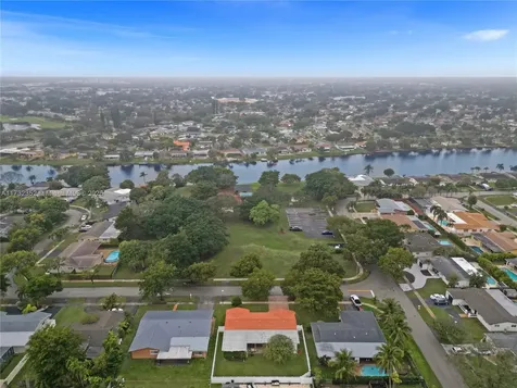 1811 NW 106th Terrace Pembroke Pines FL 33026