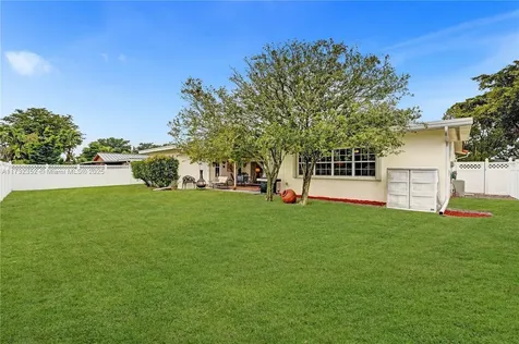 1811 NW 106th Terrace Pembroke Pines FL 33026