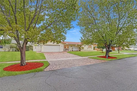 1811 NW 106th Terrace Pembroke Pines FL 33026