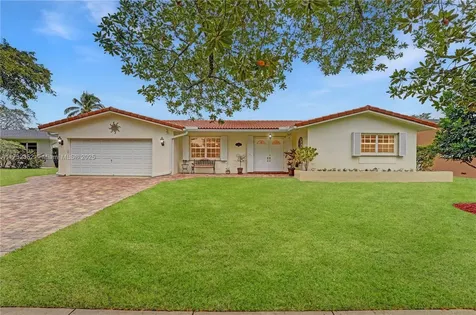 1811 NW 106th Terrace Pembroke Pines FL 33026