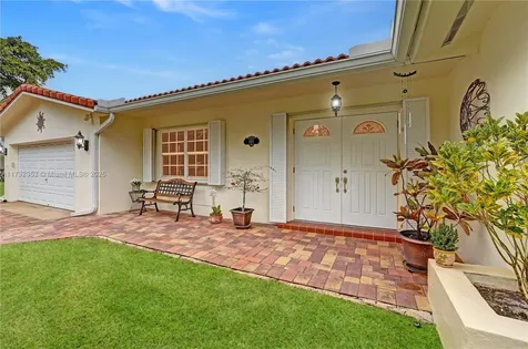 1811 NW 106th Terrace Pembroke Pines FL 33026