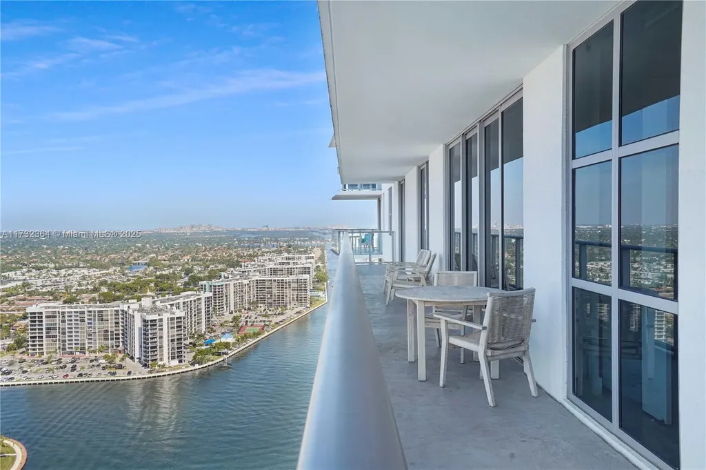 4010 S Ocean Drive Hollywood FL 33019