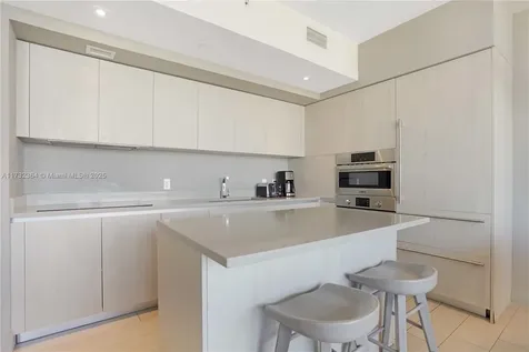 4010 S Ocean Drive Hollywood FL 33019