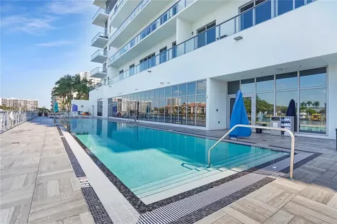 4010 S Ocean Drive Hollywood FL 33019
