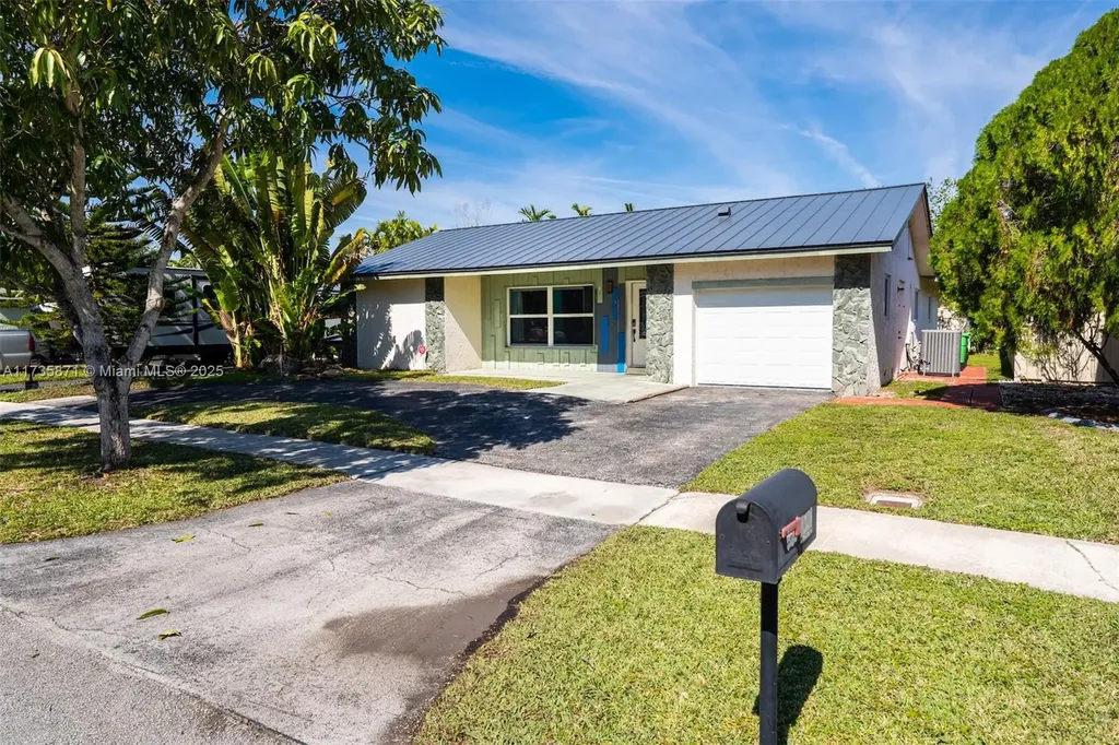 9211 NW 33rd Place Sunrise FL 33351