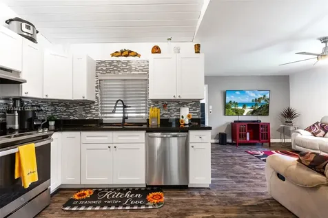 9211 NW 33rd Place Sunrise FL 33351