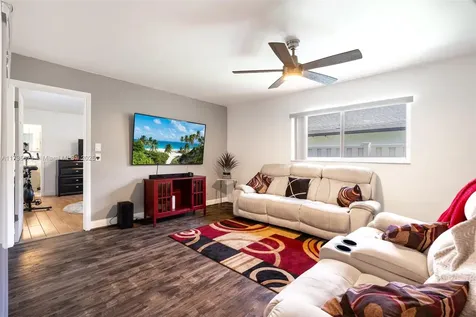 9211 NW 33rd Place Sunrise FL 33351