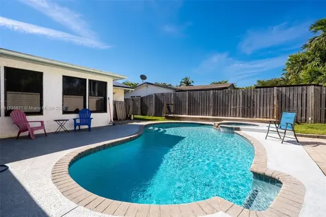 9211 NW 33rd Place Sunrise FL 33351