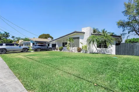 2541 NE 195th Street Miami FL 33180
