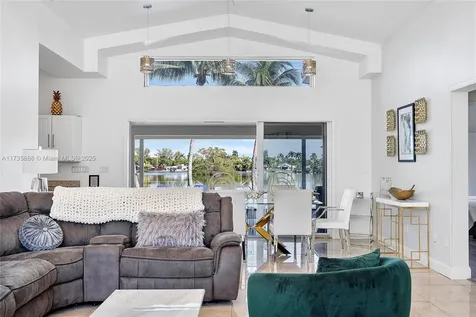 2541 NE 195th Street Miami FL 33180