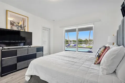 2541 NE 195th Street Miami FL 33180