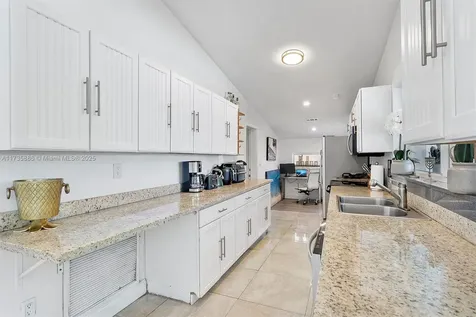 2541 NE 195th Street Miami FL 33180