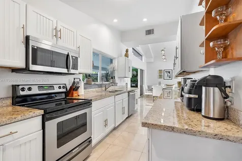 2541 NE 195th Street Miami FL 33180