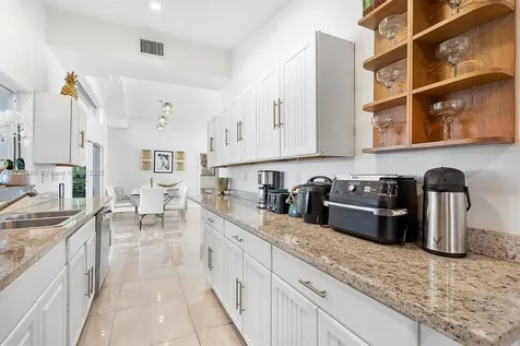 2541 NE 195th Street Miami FL 33180