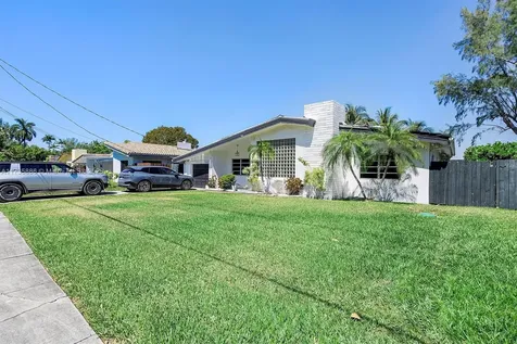 2541 NE 195th Street Miami FL 33180