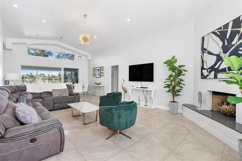 2541 NE 195th Street Miami FL 33180
