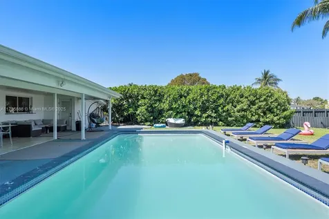 2541 NE 195th Street Miami FL 33180