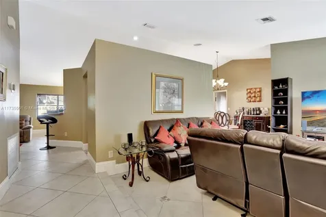7671 NW 23rd Street Margate FL 33063