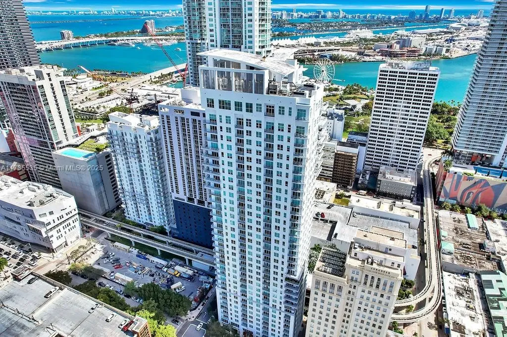 133 NE 2nd Avenue Miami FL 33132