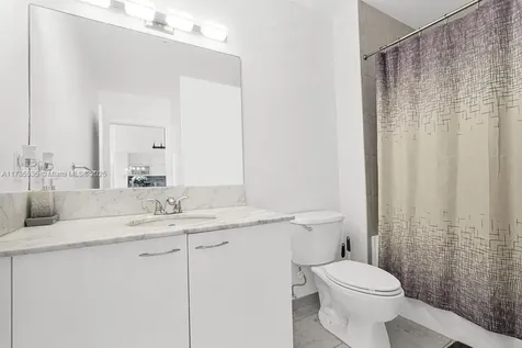 133 NE 2nd Avenue Miami FL 33132