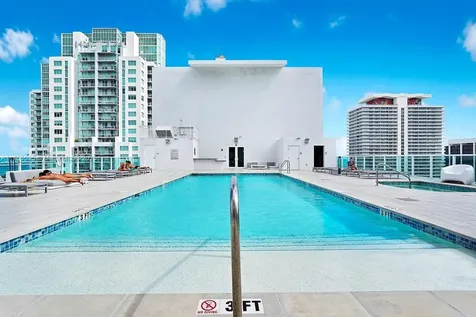 133 NE 2nd Avenue Miami FL 33132