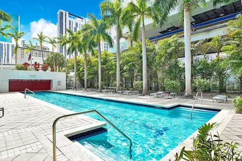 133 NE 2nd Avenue Miami FL 33132