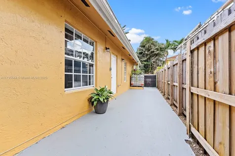 15804 SW 99th Terrace Miami FL 33196