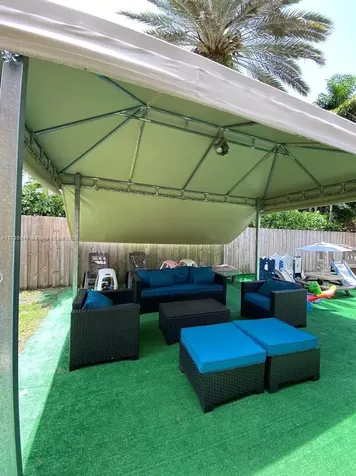 15804 SW 99th Terrace Miami FL 33196