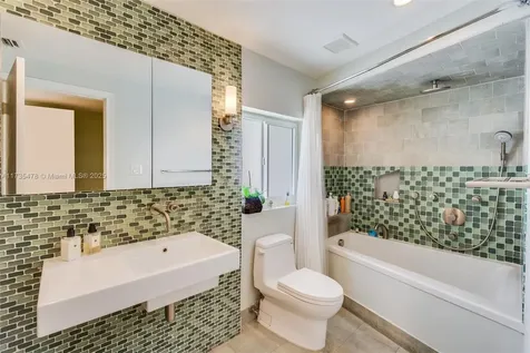 4025 Bonita Avenue Miami FL 33133