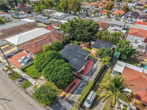 230 NW 57th Court Miami FL 33126