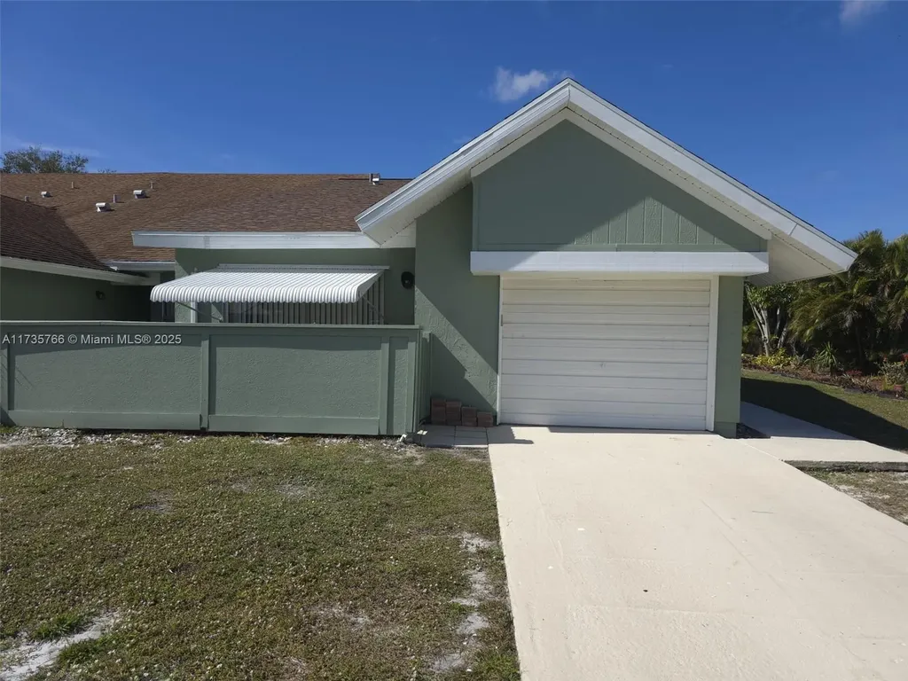 1407 SE Larkwood Circle Port St. Lucie FL 34952