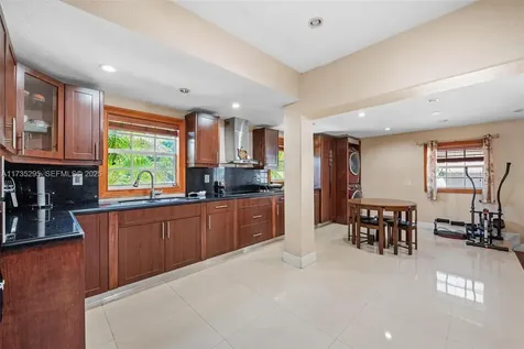 2039 SW 17th Street Miami FL 33145