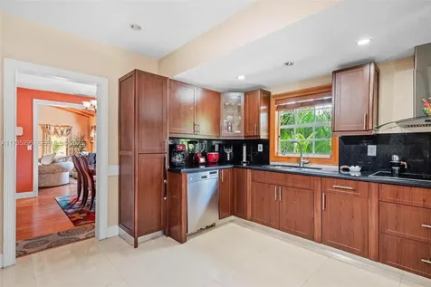 2039 SW 17th Street Miami FL 33145