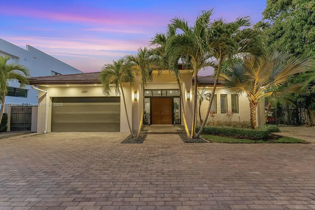 2307 Castilla Isle Fort Lauderdale FL 33301