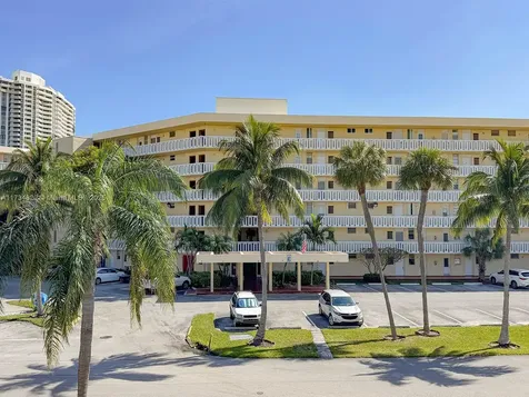 2930 Point East Drive Aventura FL 33160
