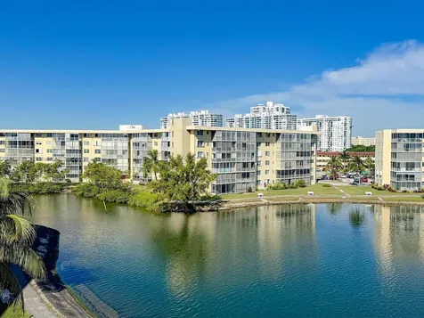 2930 Point East Drive Aventura FL 33160