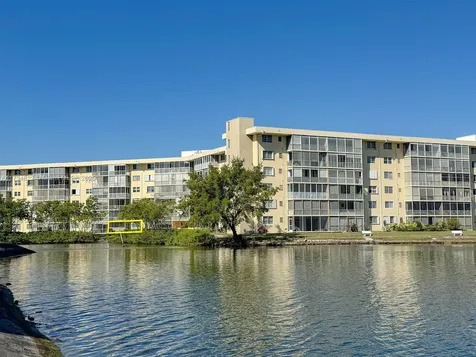2930 Point East Drive Aventura FL 33160