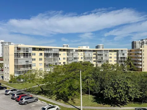 2930 Point East Drive Aventura FL 33160