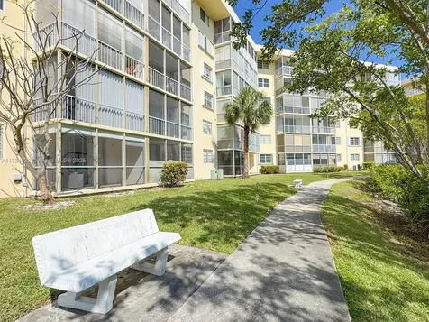 2930 Point East Drive Aventura FL 33160
