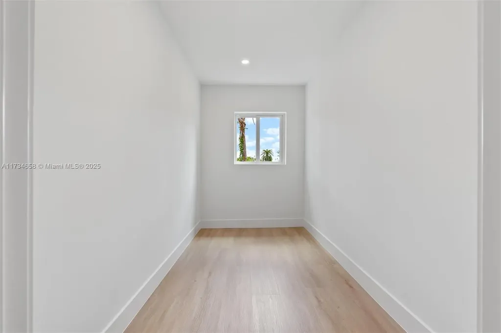 1567 NW 94th Way Coral Springs FL 33071