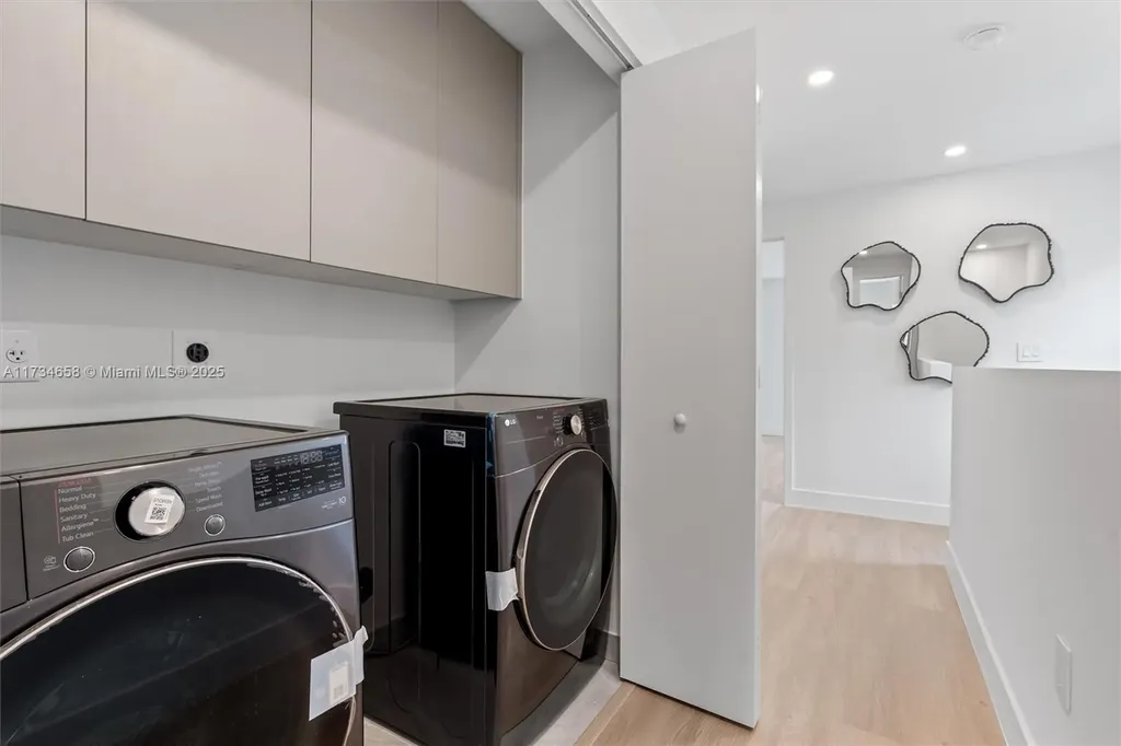 1567 NW 94th Way Coral Springs FL 33071