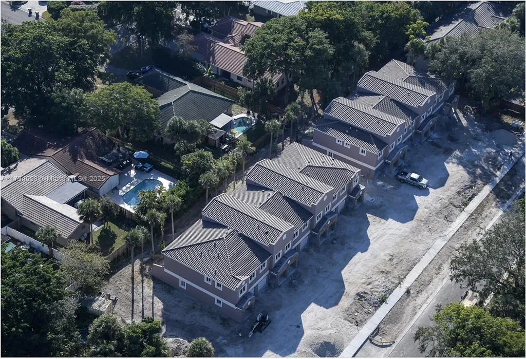 1567 NW 94th Way Coral Springs FL 33071