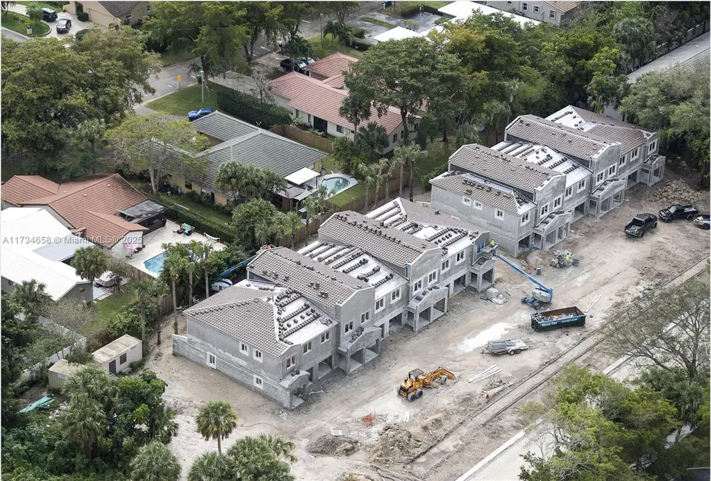 1567 NW 94th Way Coral Springs FL 33071