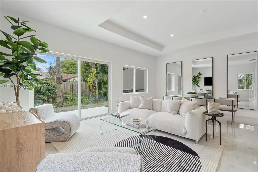 1567 NW 94th Way Coral Springs FL 33071