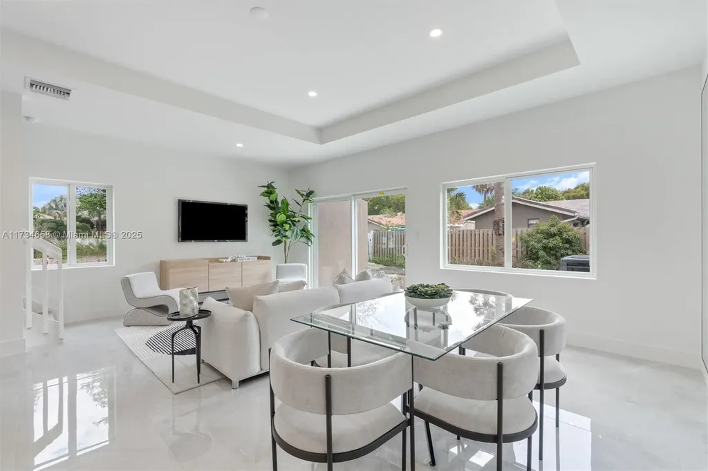 1567 NW 94th Way Coral Springs FL 33071